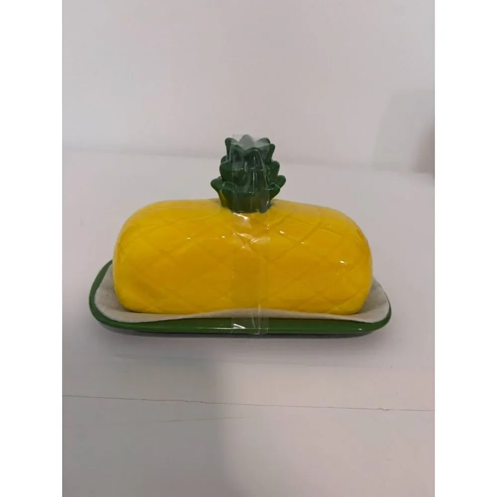 The Spring Shop ceramic pineapple
